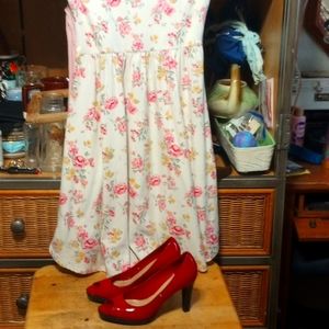 Cream Colored dress with Pink and yellow flowers, cotton dress, size Medium  7-9
